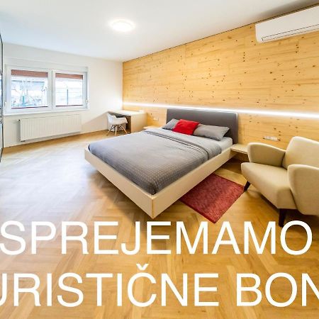 Kamr'Ca Appartement Ljubljana Buitenkant foto