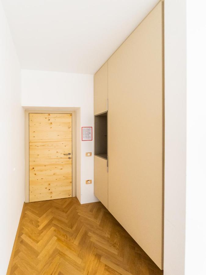 Kamr'Ca Appartement Ljubljana Buitenkant foto