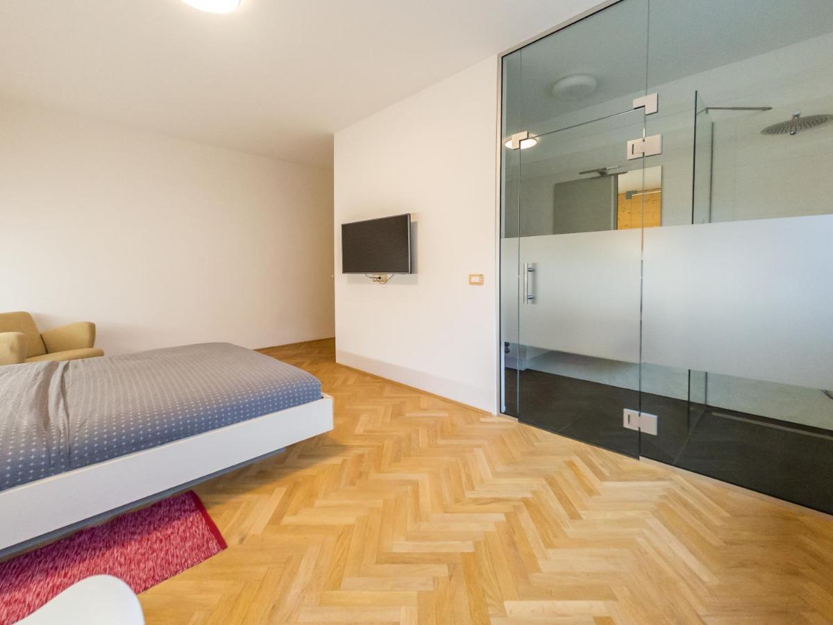 Kamr'Ca Appartement Ljubljana Buitenkant foto