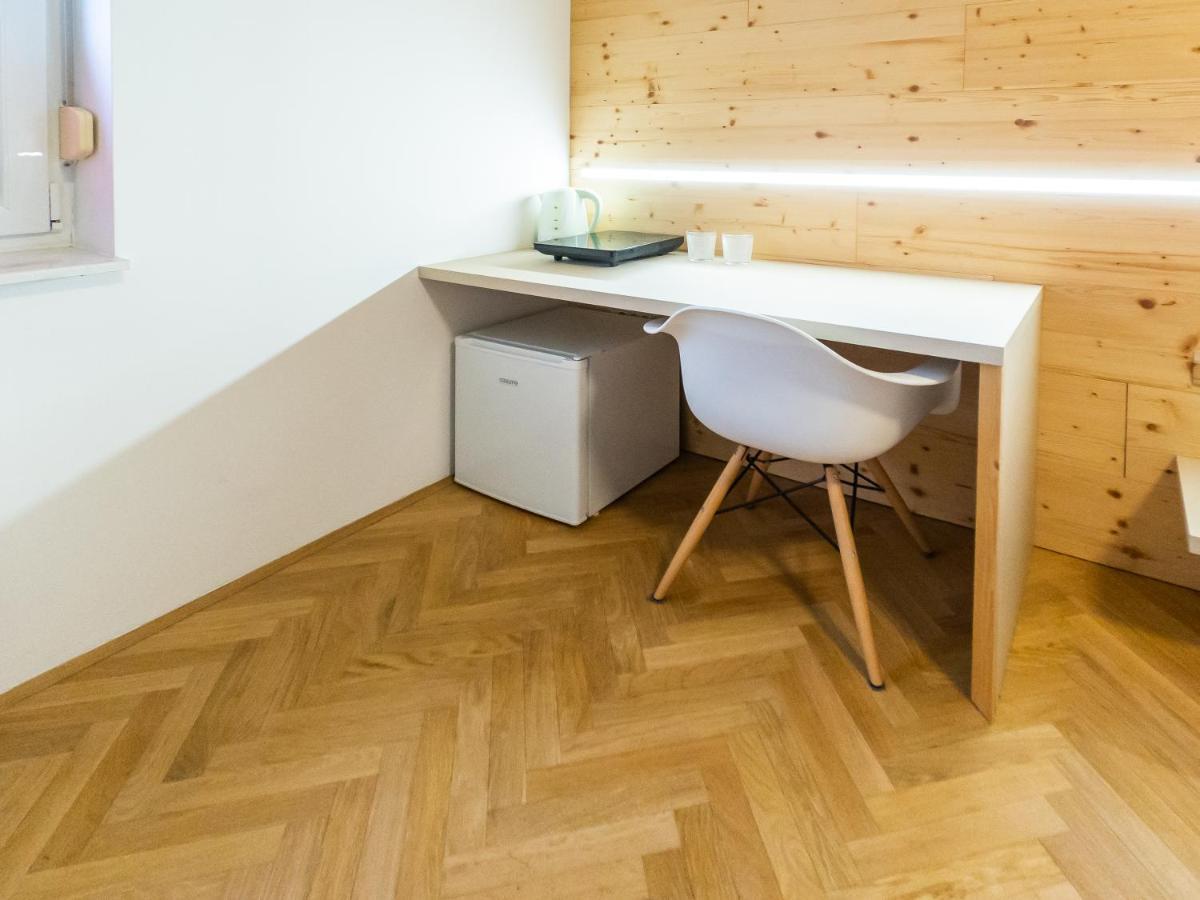 Kamr'Ca Appartement Ljubljana Buitenkant foto